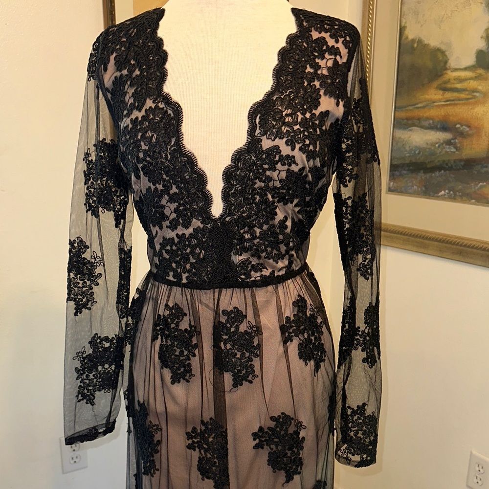 Soie’blu Black Lace Overlay Dress w/ Sheer Sleeves Size Large - Picture 3 of 16